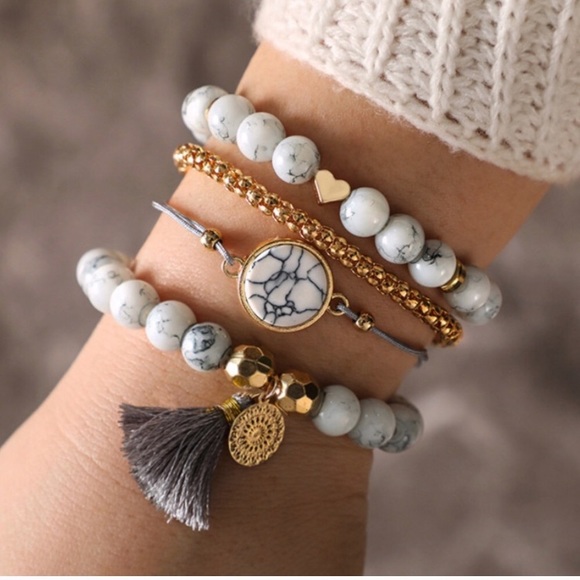 LAST 1❗️4Pc white/gray beaded boho bracelet set - Picture 4 of 4